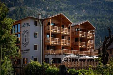 Hôtel pour 2 personnes, avec vue et terrasse, animaux acceptés dans Office De Tourisme De Serre Chevalier - Bureau Du Monetier Les Bains
