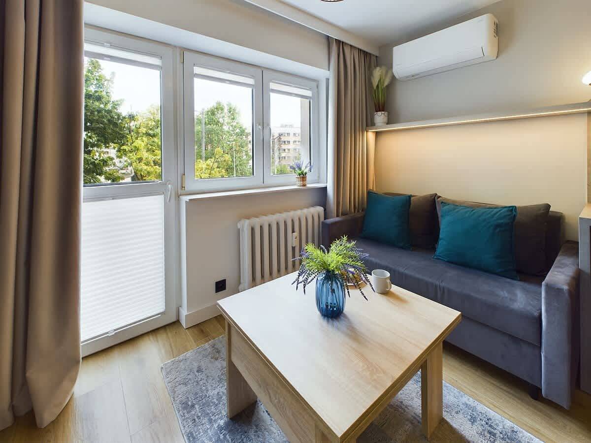 Appartamento intero, Functional Studio with Balcony | Close to Green Areas in Żoliborz, Varsavia