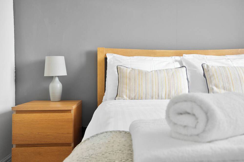 Whiskawayhomes Pirie Avenue No. 2 in Worcester, Worcestershire