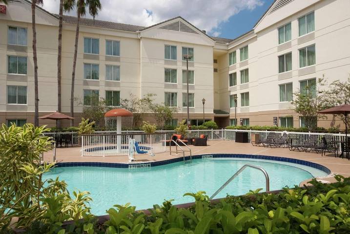 Hotel für 4 Personen, mit Pool und Garten - 1