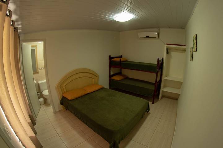 Vakantiehuis voor 50 personen, with tuin and balkon as well as zwembad in Brazilië