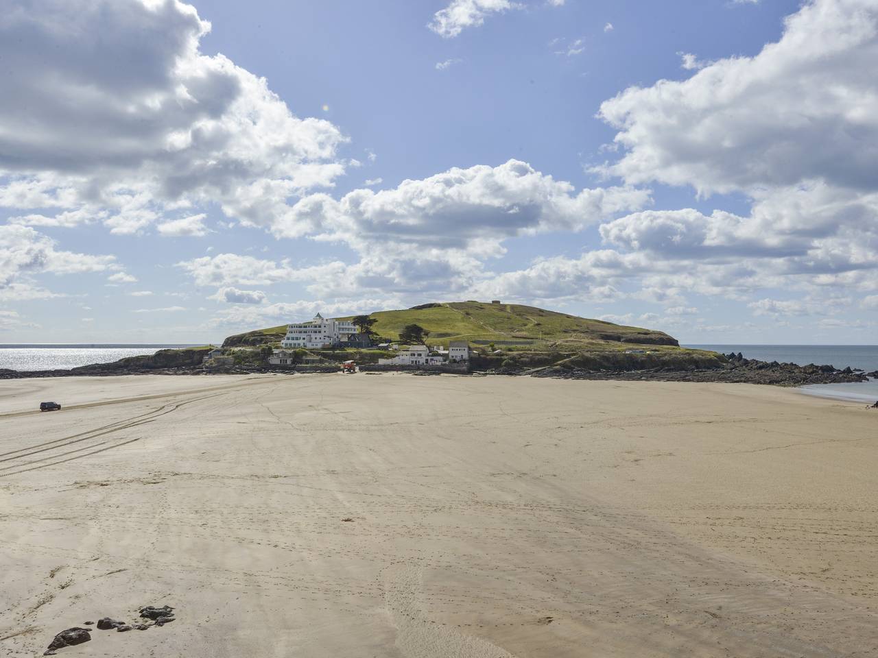 24 Burgh Island Causeway in Bigbury-on-Sea, Bigbury on Sea