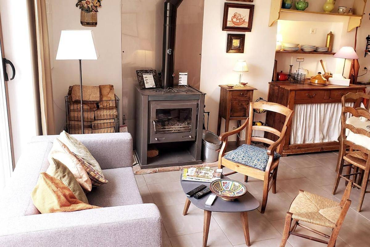 Appartement entier, One-Bedroom Apartment in Marsanne, Région de nyons