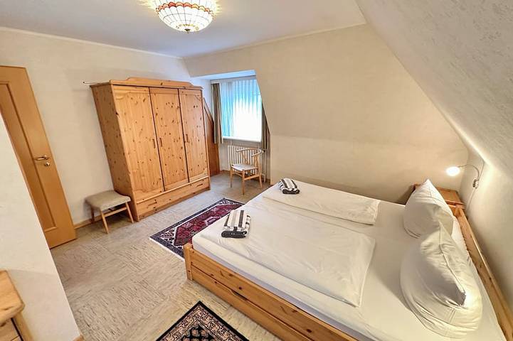 Ganze Wohnung, Haus Rieper 2 oben – Unterkunft mit Terrasse in zentraler Lage auf Sylt in Westerland, Sylt (Gemeinde)