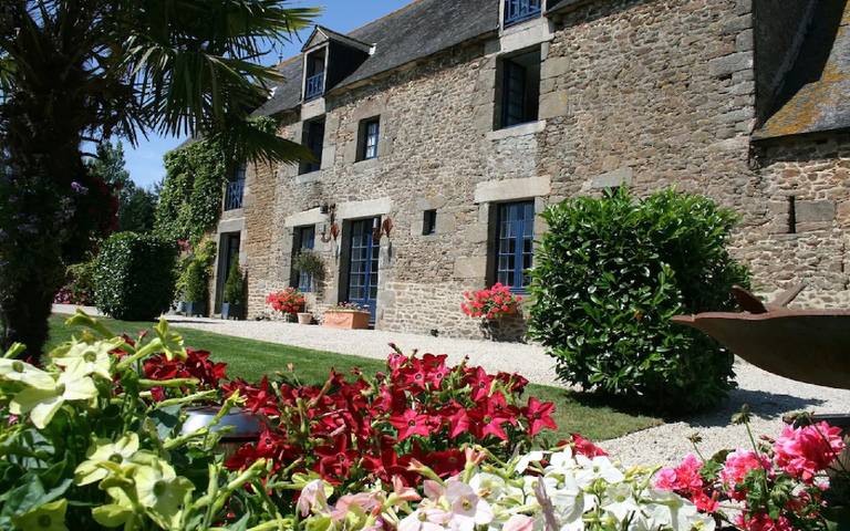 Gîte pour 6 personnes, avec piscine à Saint-Hélen