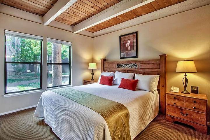 Location de vacances pour 13 personnes, avec piscine et terrasse ainsi que sauna et vue à South Lake Tahoe - 2