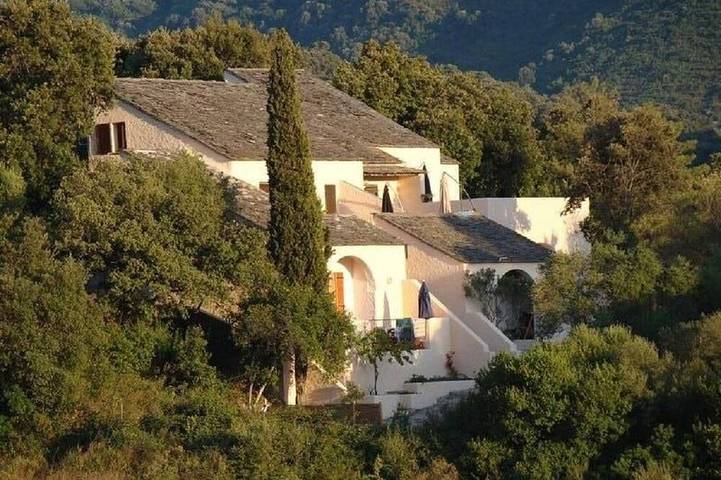 Appartement de vacances pour 5 personnes, avec balcon ainsi que jardin et piscine - 1