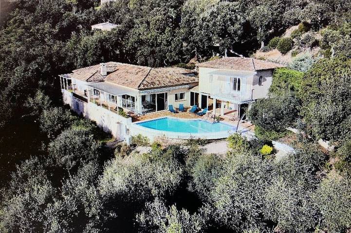 Location de vacances pour 10 personnes dans Saint-Jean de l'Esterel