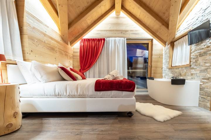 Chalet für 10 Personen, mit Balkon und Whirlpool sowie Garten und Sauna