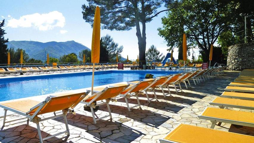 Camping für 4 Personen, mit Garten und Whirlpool sowie Sauna und Pool in Ligurien - 4