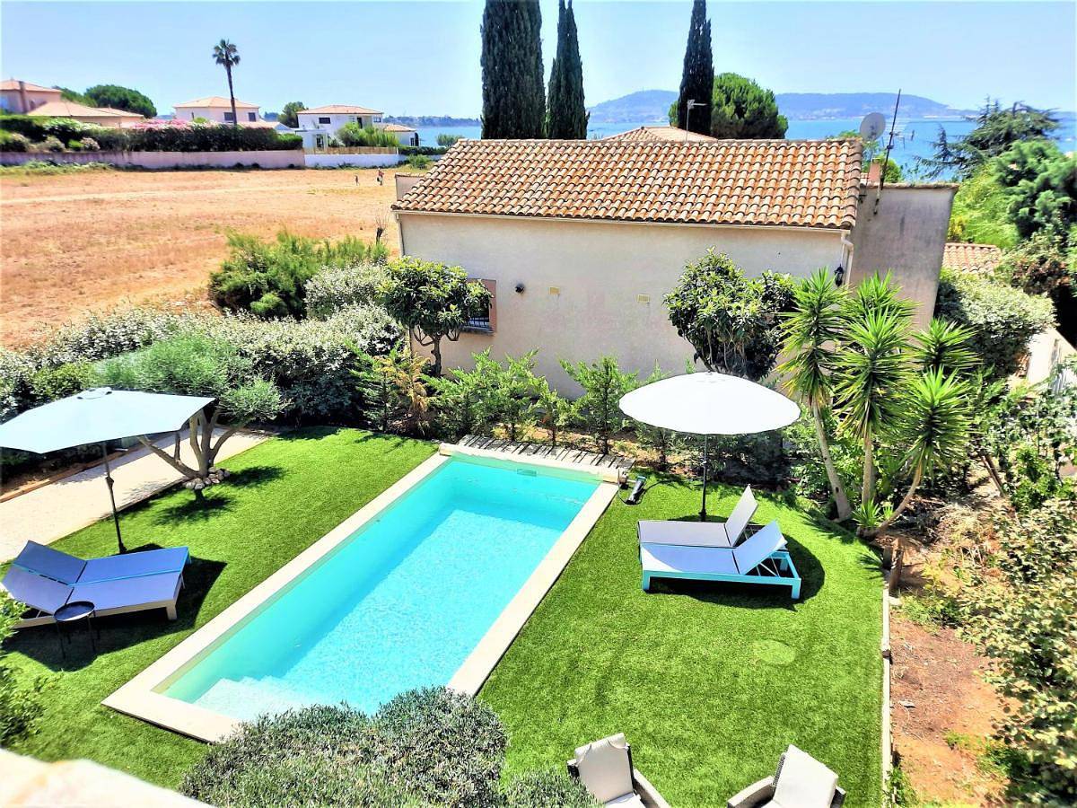 Appartement entier, Apartment - Ground Floor in Bouzigues, Côte méditerranéenne (France)