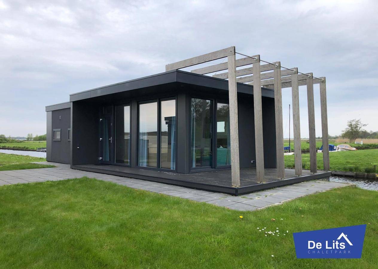 Two-Bedroom Chalet in Nationaal Park De Alde Feanen