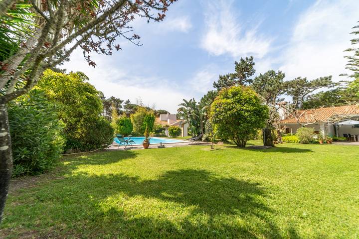 Location de vacances pour 10 personnes, avec terrasse et jardin dans Colares - 4