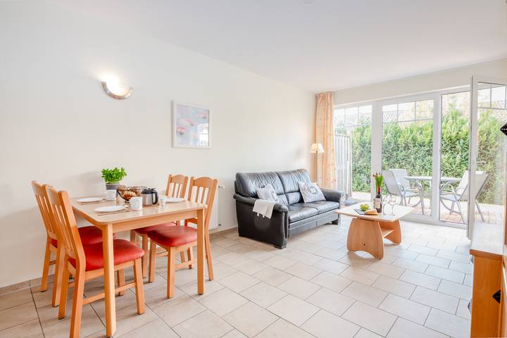 Ferienwohnung für 4 Personen, mit Terrasse und Garten in Ahlbeck - 2