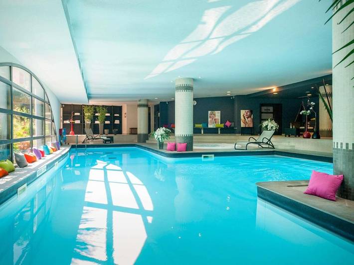 Hôtel pour 2 personnes, avec jacuzzi et sauna ainsi que jardin et piscine à Pau - 2