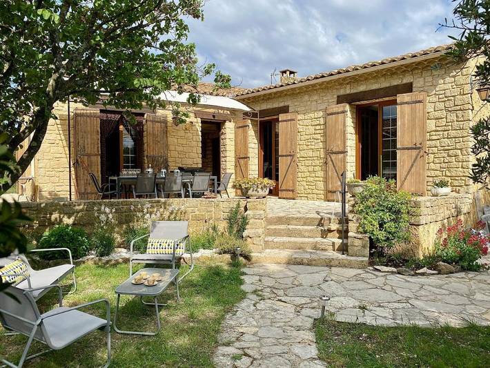 Location de vacances pour 9 personnes, avec vue et jardin à Caumont-sur-Durance - 2