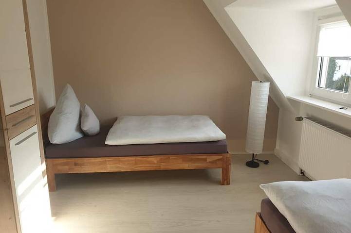 Ganze Wohnung, 70 sqm attic apartment close to the city, 5 persons in Dortmund, Ruhrgebiet