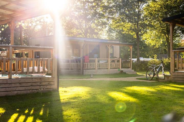 Camping für 2 Personen, mit Terrasse und Kinderpool sowie Pool in Limburg (Niederlande)