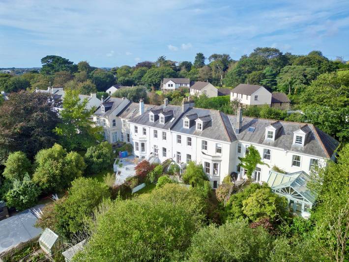 Gîte pour 10 personnes, avec jardin, animaux acceptés - 1