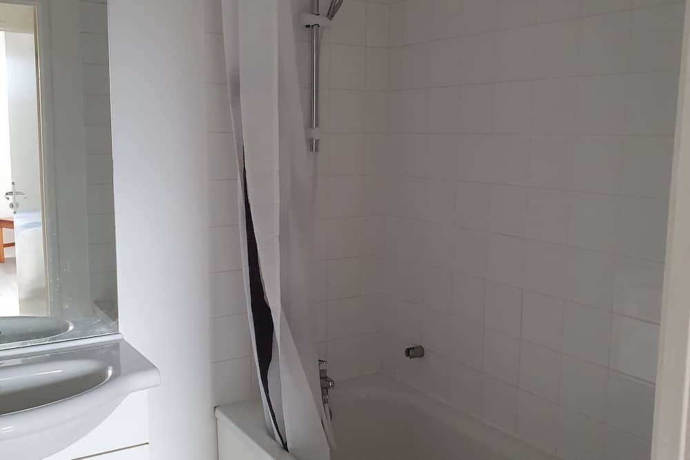Entire apartment, Beautiful renovated 55 m2 apartment with balcony close to the sea in Cayeux-sur-Mer, Abbeville region