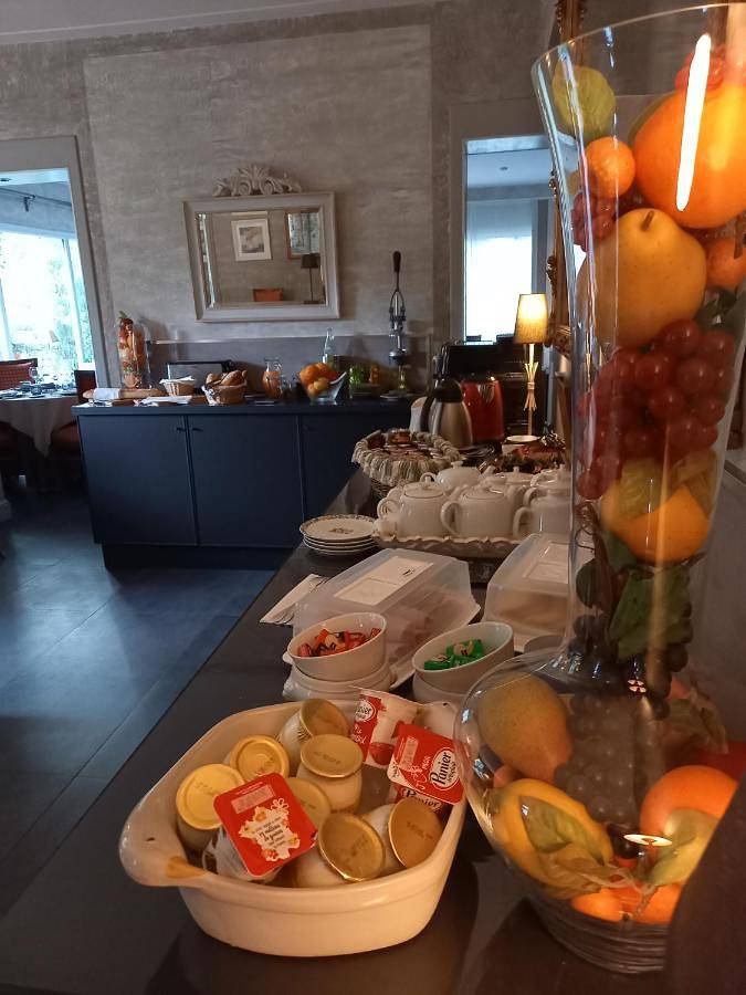 Hôtel pour 2 personnes, avec jardin ainsi que vue et piscine à Châteaubernard - 4