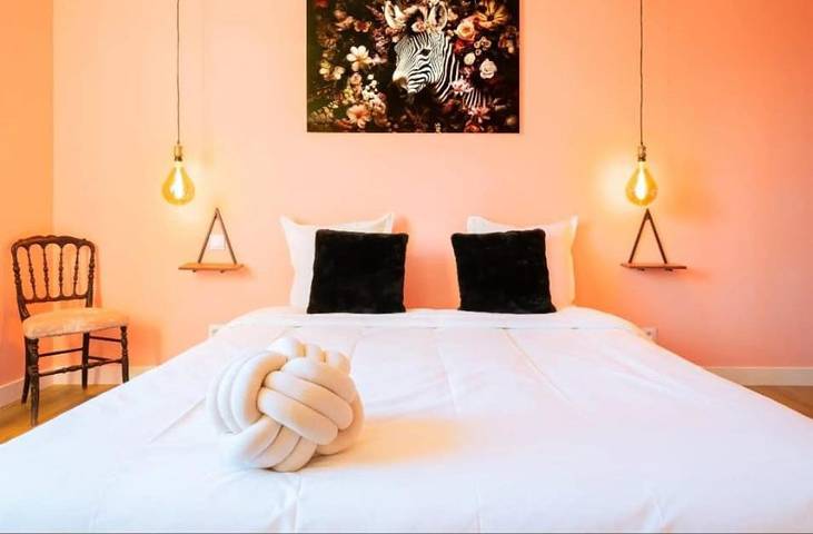 Location de vacances pour 10 personnes, avec terrasse ainsi que jardin et jacuzzi, animaux acceptés à Joze - 2