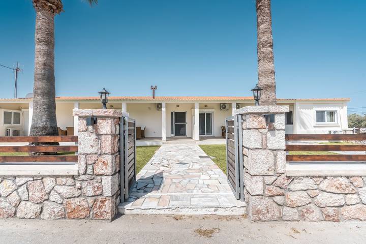 Gîte pour 6 personnes, avec jardin dans Rhodes - 4