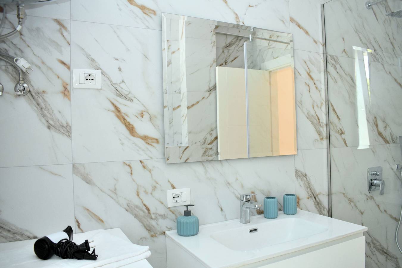 Ganze Wohnung, White Moon Apartment 302 in Albanien