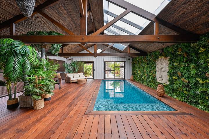 Maison de vacances pour 8 personnes, avec Balcon et Terrasse ainsi que Jardin et Piscine