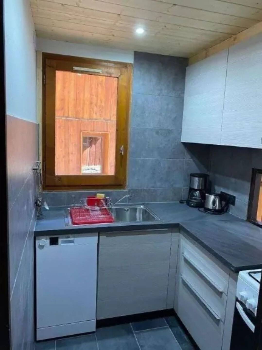 Entire apartment, Apartment "Le Génépi" with Mountain View, Balcony and Wi-Fi in La Plagne, Bellentre