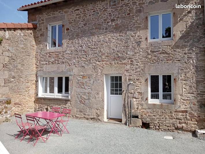 Gîte pour 2 personnes, avec terrasse à Peyrilhac