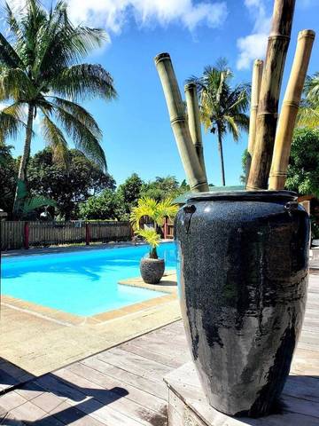 Lodge pour 2 personnes, avec piscine ainsi que jardin et jacuzzi en Guadeloupe