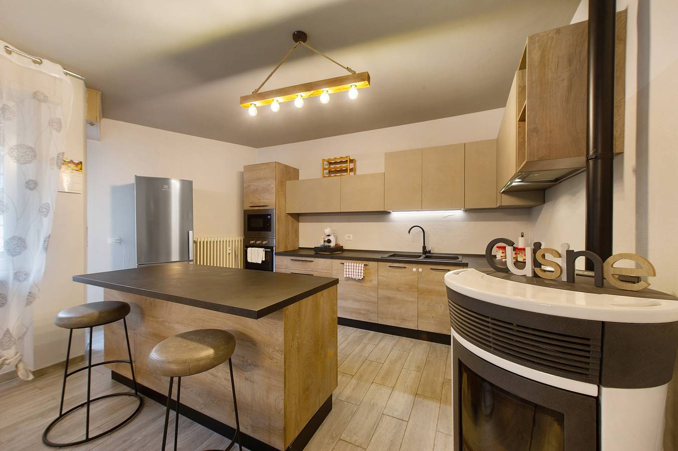 Appartement entier, Appartement moderne de trois pièces à Verrès avec vue sur les montagnes in Verrès, Comune di Verrès