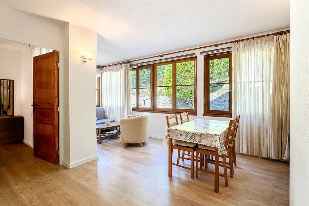 Entire apartment, The Montana Park racó in Enveitg, Prades region