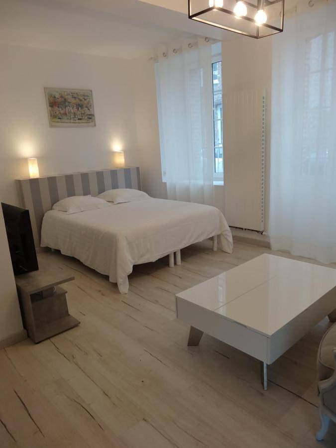 Cottage pour 2 personnes, avec terrasse et jardin, animaux acceptés à Bray-sur-Seine