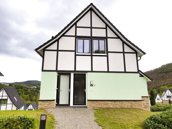 Villa für 12 Personen, mit Sauna und Terrasse, kinderfreundlich im Nationalpark Eifel