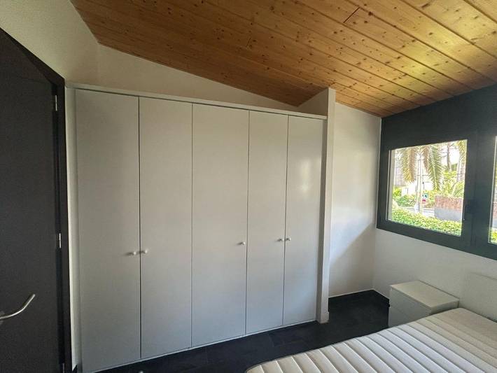 Chalet para 8 personas, con jacuzzi además de piscina y jardín en Bajo Llobregat - 2