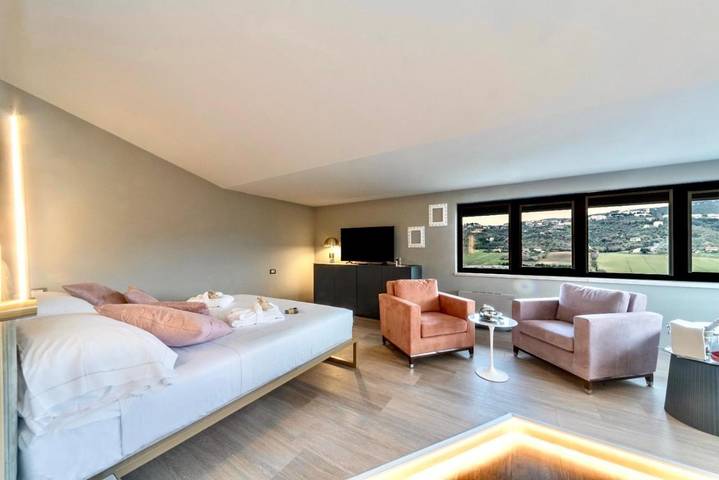 Hôtel pour 3 personnes, avec vue ainsi que piscine et jardin à Corciano - 3