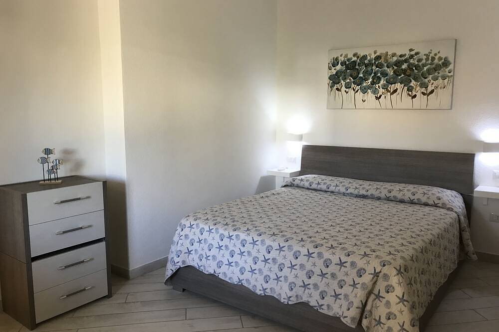 Entire apartment, Limpiddu Residence with Swimming Pool - Ground Floor - Recent and Comfortable in Limpiddu, Olbia-Tempio