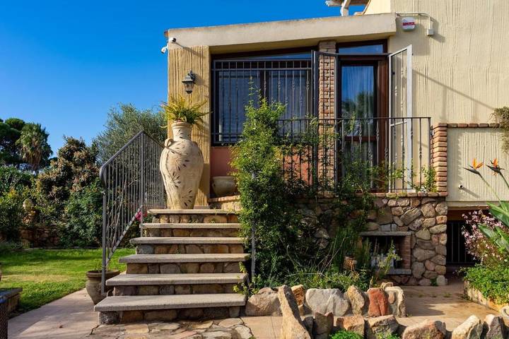 Villa per 4 persone, con terrazza e panorama a Villasimius