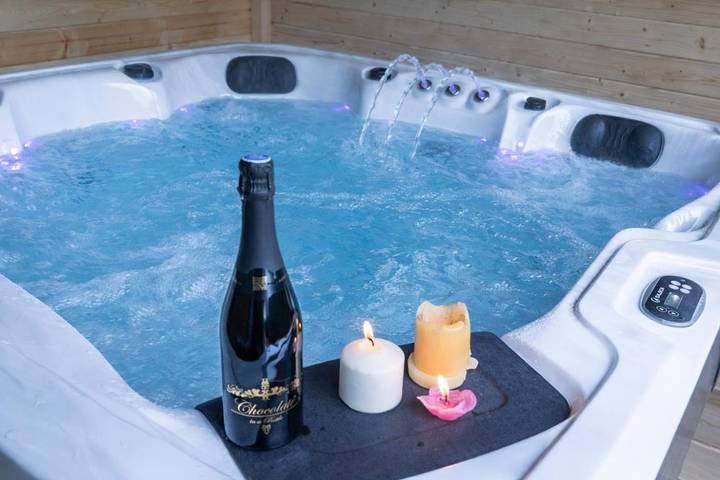Gîte pour 6 personnes, avec jacuzzi ainsi que jardin et terrasse à Vals-près-le-Puy - 3