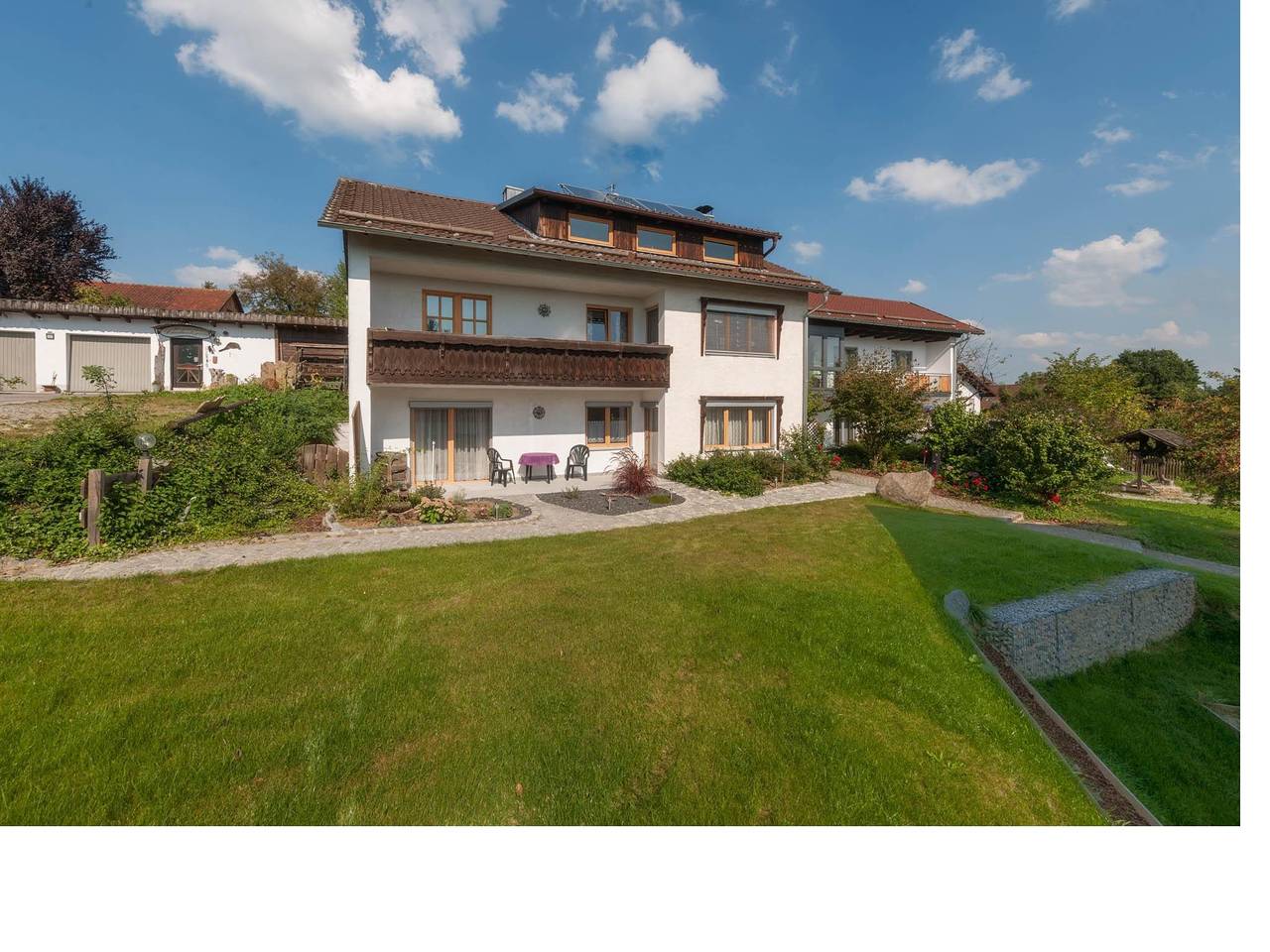 Ganze Wohnung, Ferienwohnung Rohrhofer - Ferienwohnung mit großzügiger Sonnenterrasse in Tiefenbach (Niederbayern), Ostbayern