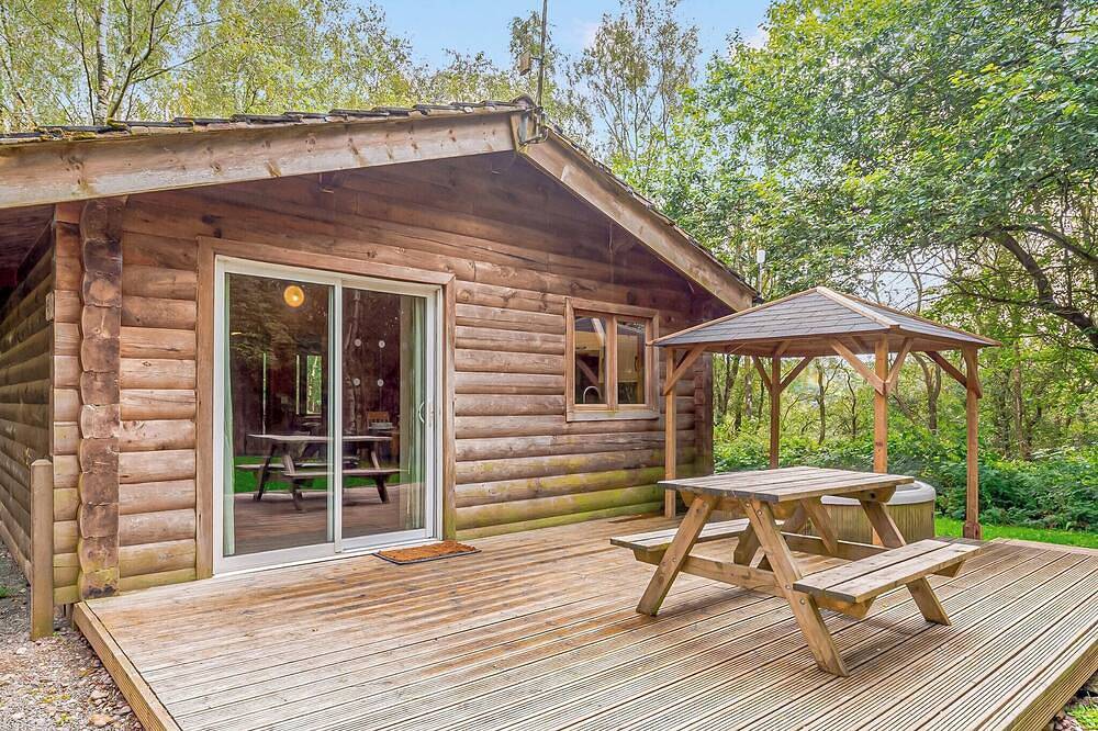 Squirrel Log Cabin 4 in Alton Towers, Staffordshire