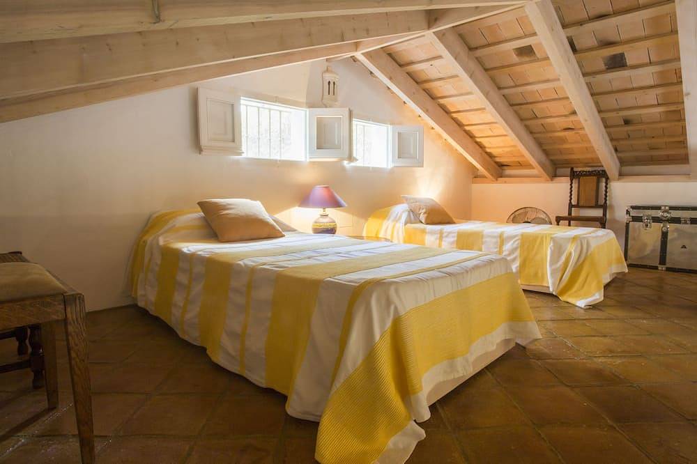 Casa de campo con impresionantes vistas al valle del río en el Parque Natural in Jimena de la Frontera, Parque natural de Los Alcornocales