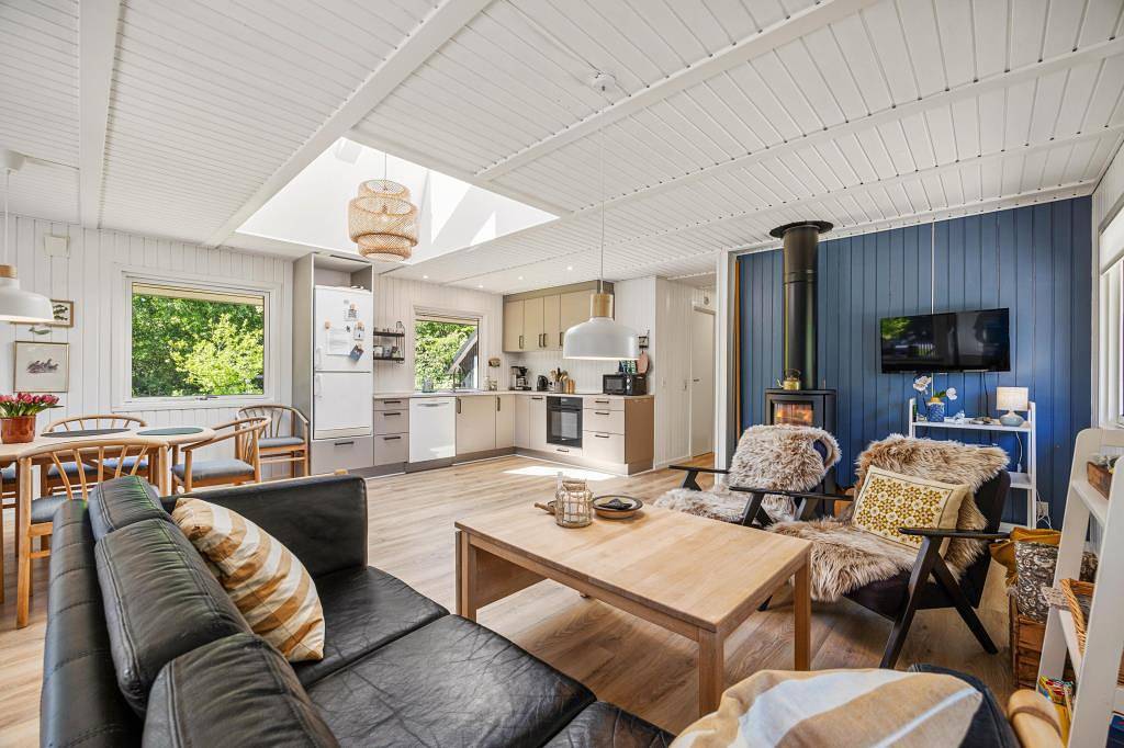 Einladendes Ferienhaus mit Kamin für 5 Personen in Bork Havn, Ringkøbing Fjord