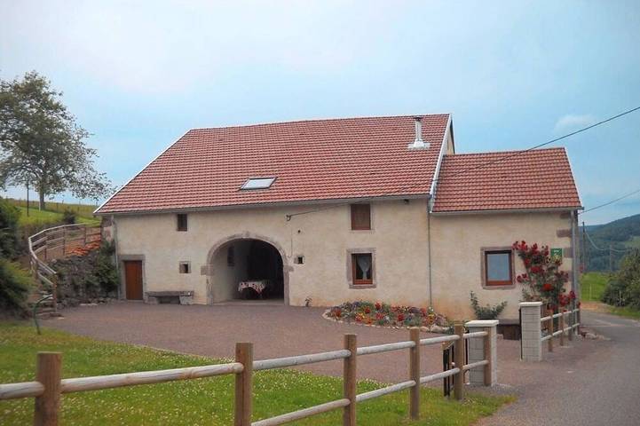 Gîte pour 8 personnes, avec jardin, animaux acceptés à Corravillers