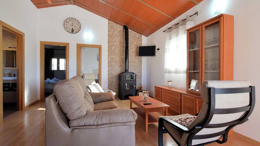 Apartamento para 4 personas, con piscina además de jardín y terraza en Almogía