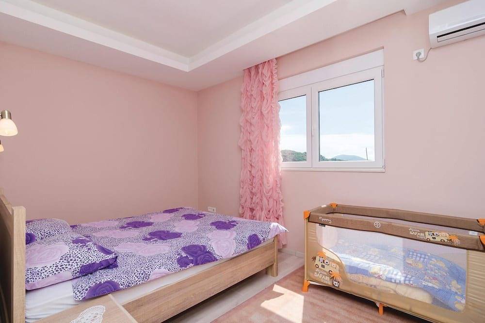 Beautiful home in Igalo in Bay of Kotor
