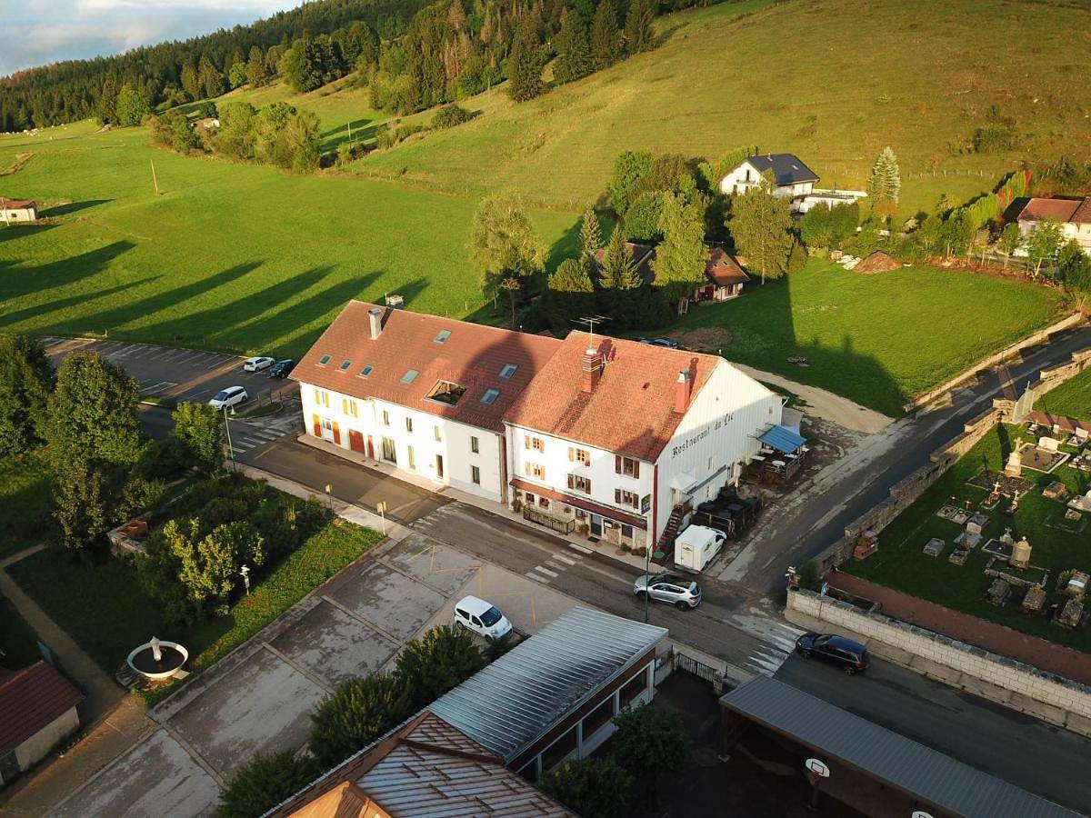 Appartement entier, One-Bedroom Apartment in Grande-Rivière, Parc naturel régional du Haut-Jura