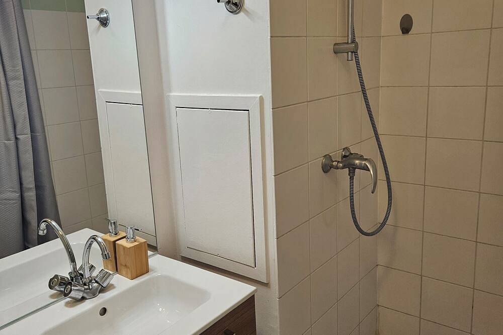 Entire apartment, Comfortable studio in Annemasse, Saint-Julien-en-Genevois region